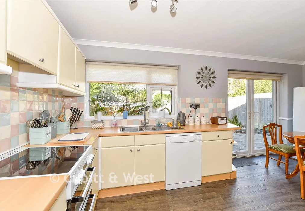 Kitchen/Diner - Combe End, Crowborough, East Sussex - Wards of Kent