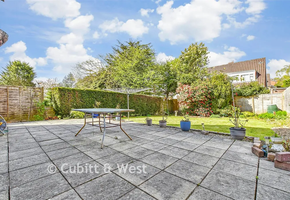Patio / Decking - Combe End, Crowborough, East Sussex - Wards of Kent