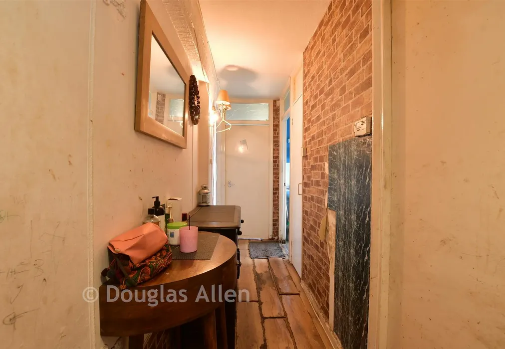 Hallway - Windsor Road, Ilford - Wards of Kent