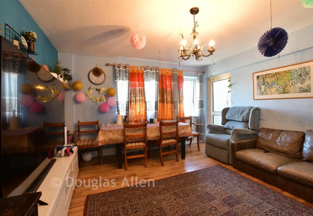 Lounge/Dining Room - Windsor Road, Ilford - Wards of Kent
