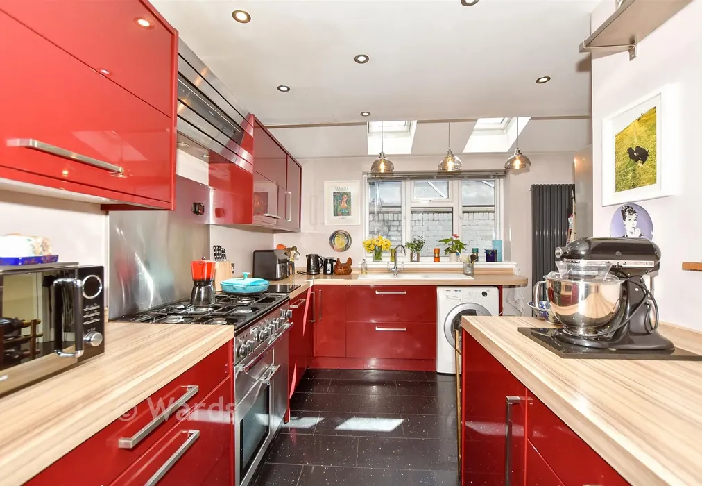 Kitchen - Shorncliffe Road, Folkestone, Kent - Wards of Kent