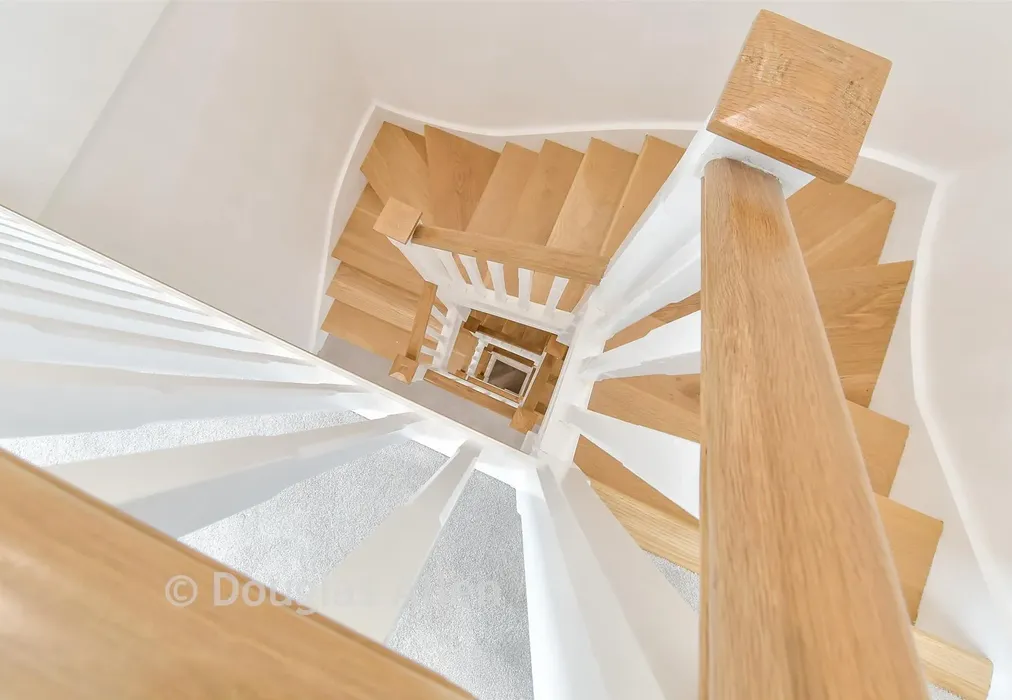 Internal Lifestyle Photograph - Quarter Four, Larkshall Road, Chingford - Wards of Kent