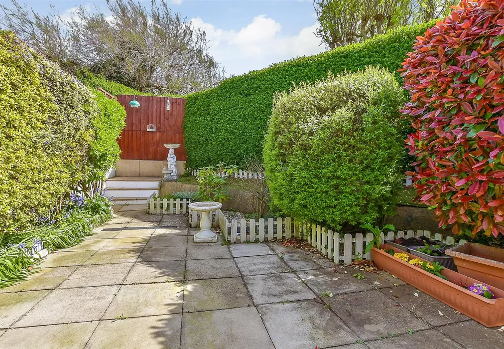 Rear Garden - Redoubt Way, Dymchurch, Romney Marsh, Kent - Wards of Kent