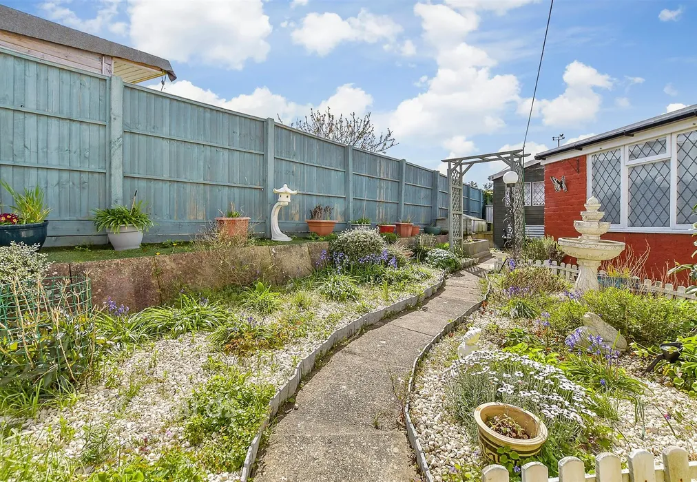 Rear Garden - Redoubt Way, Dymchurch, Romney Marsh, Kent - Wards of Kent