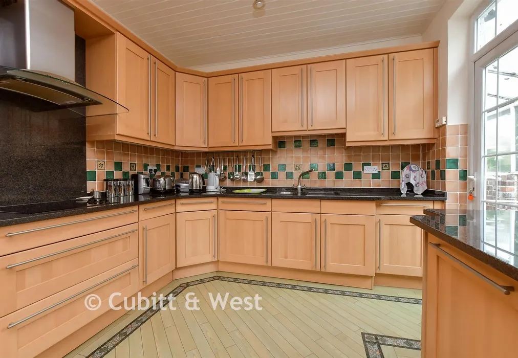 Kitchen/Dining Room - Woodmere Avenue, Shirley, Croydon, Surrey - Wards of Kent