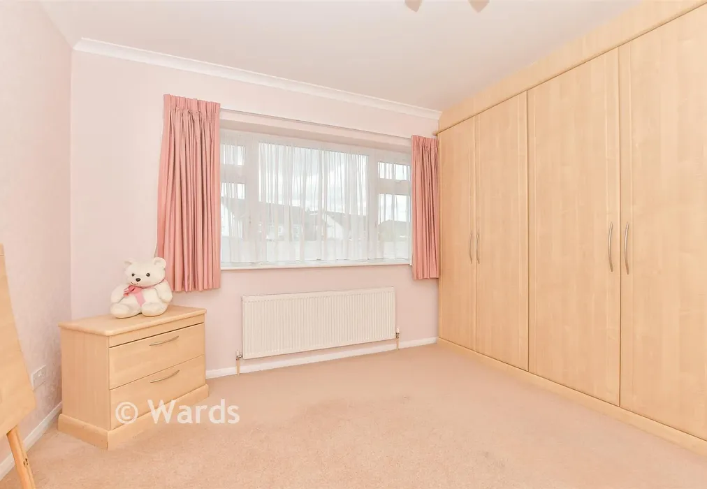 Bedroom 1 - Chester Avenue, Tunbridge Wells, Kent - Wards of Kent
