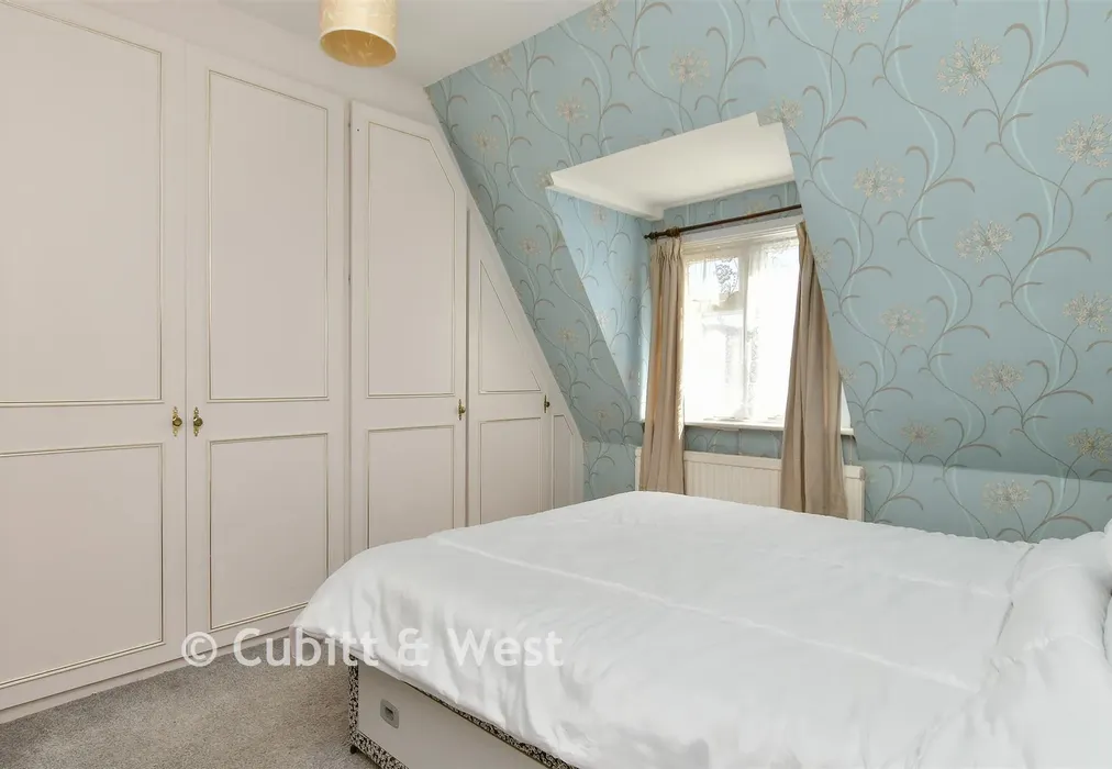 Bedroom 1 - Ladies Mile Road, Brighton, Patcham, East Sussex - Wards of Kent