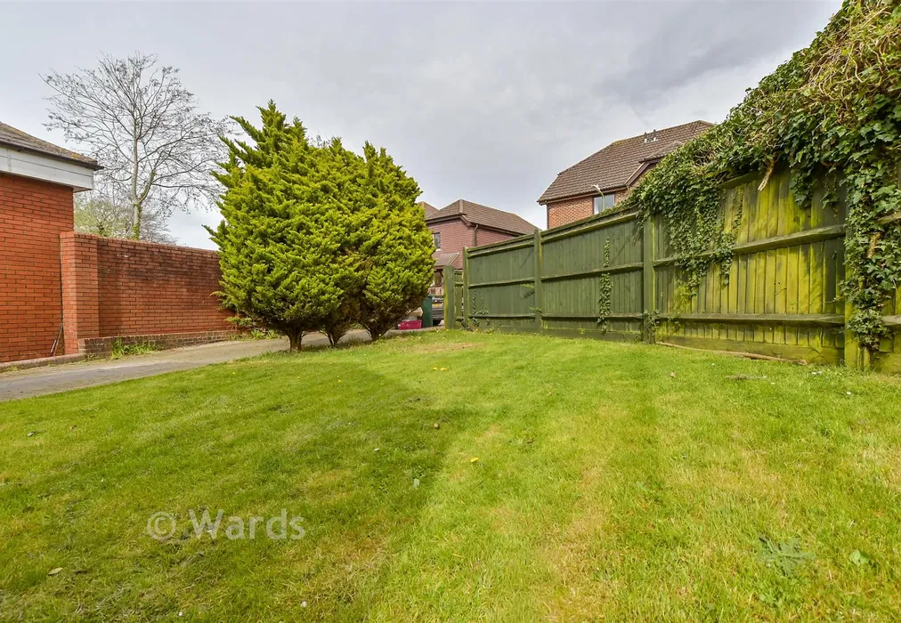 Rear Garden - Jarvis Place, St Michaels, Tenterden, Kent - Wards of Kent