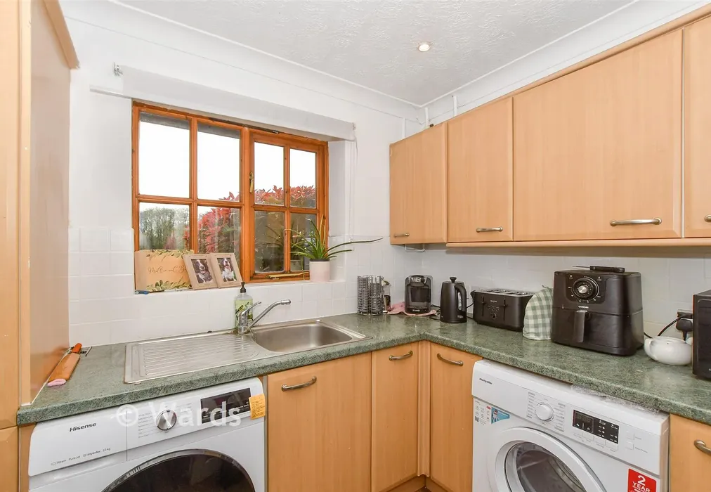 Utility Room - Jarvis Place, St Michaels, Tenterden, Kent - Wards of Kent