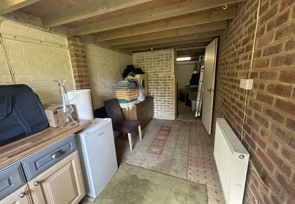 Garage - Bridge Down Bridge CT4 - Wards of Kent