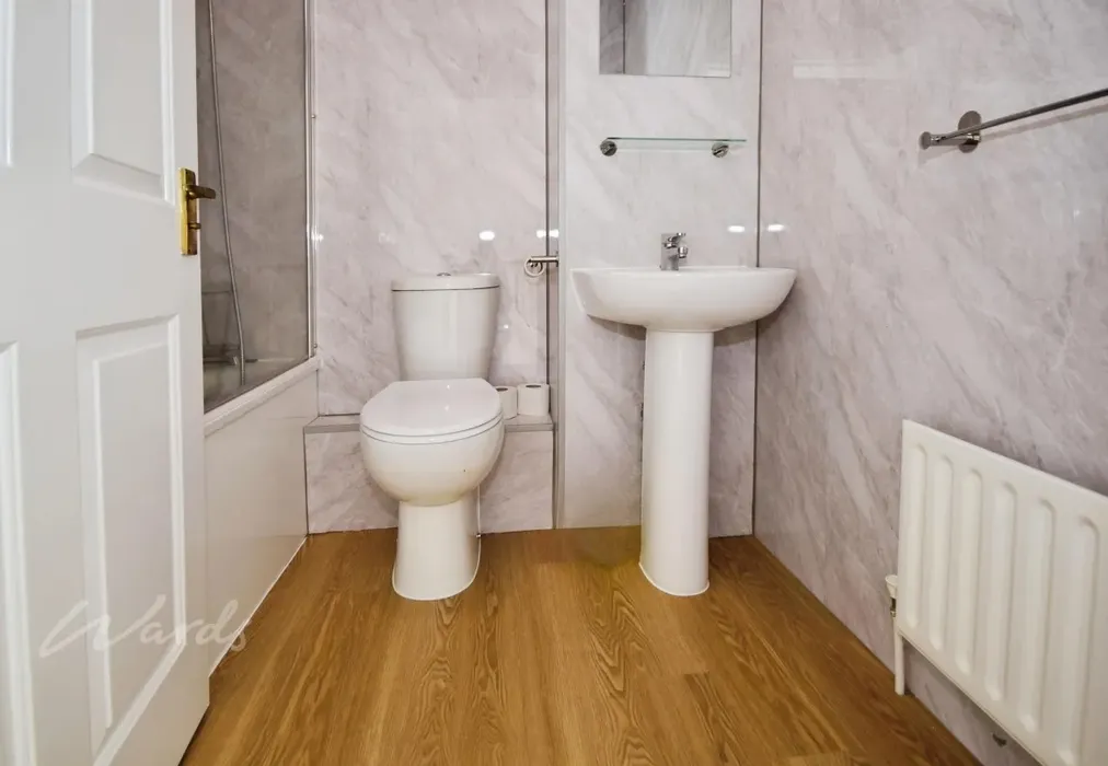 armada bathroom - Armada Way Chatham ME4 - Wards of Kent
