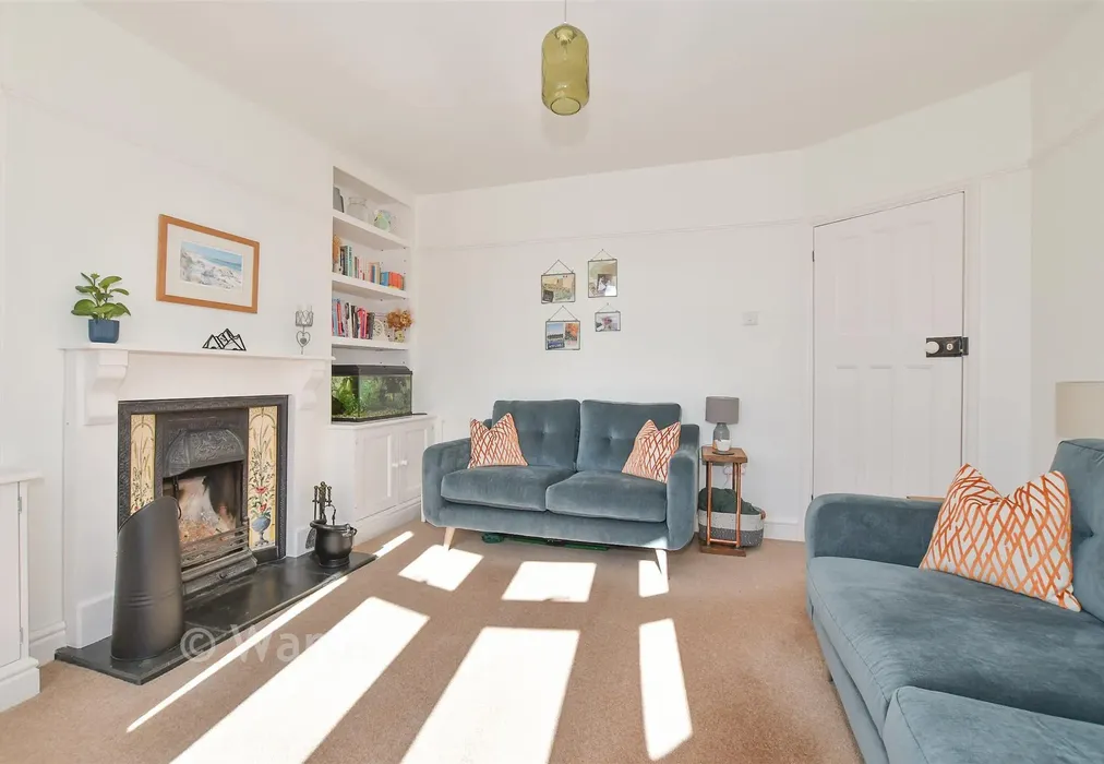 Lounge - Old Bridge Road, Whitstable, Kent - Wards of Kent