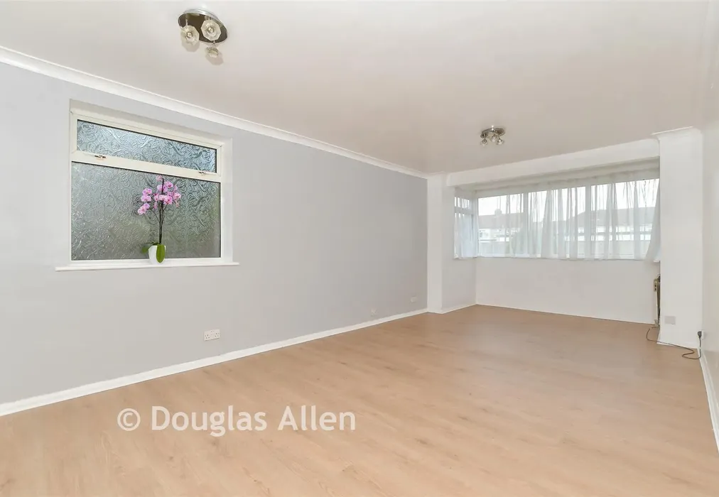 Lounge/Diner - Winston Close, Romford, Essex - Wards of Kent