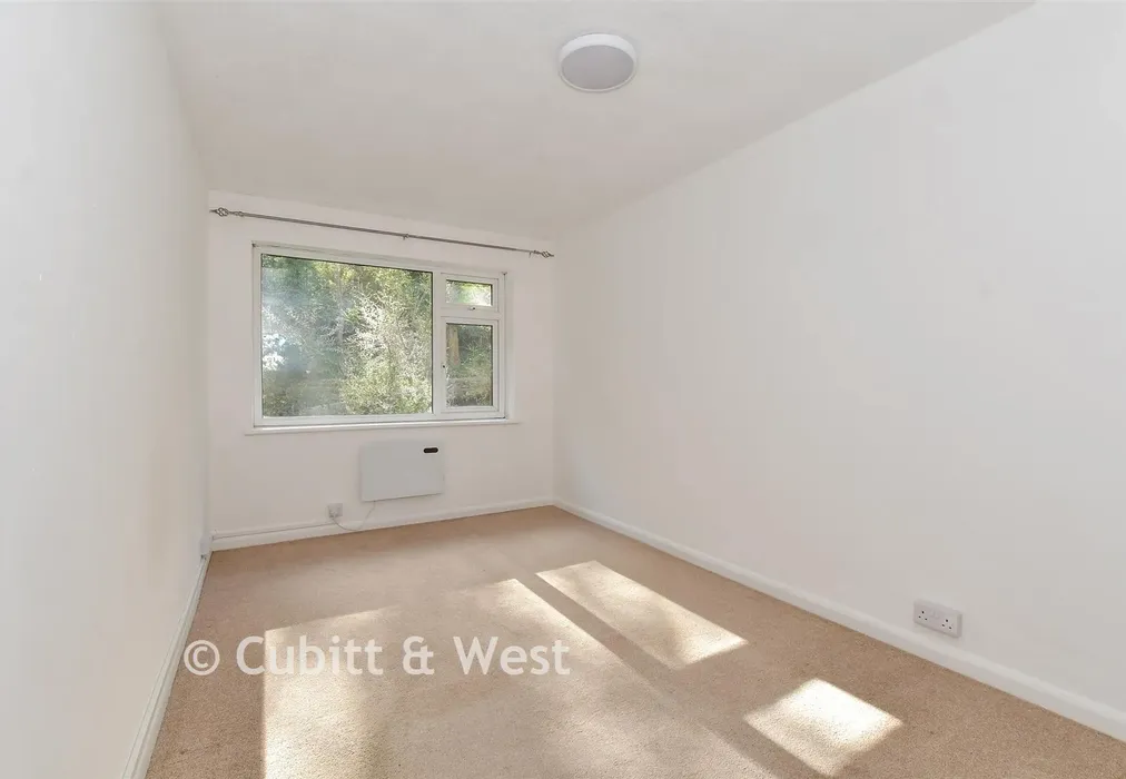 Bedroom 2 - Beechwood Road, Caterham, Surrey - Wards of Kent