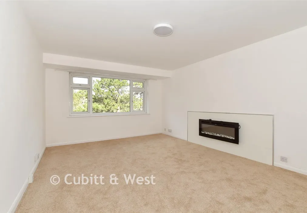 Lounge/Dining Room - Beechwood Road, Caterham, Surrey - Wards of Kent
