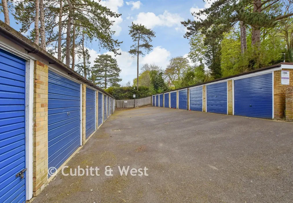 Garage - Beechwood Road, Caterham, Surrey - Wards of Kent