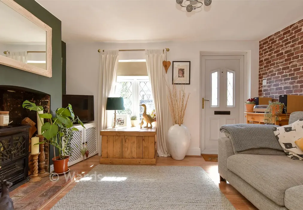 Lounge - High Street, Eynsford, Kent - Wards of Kent