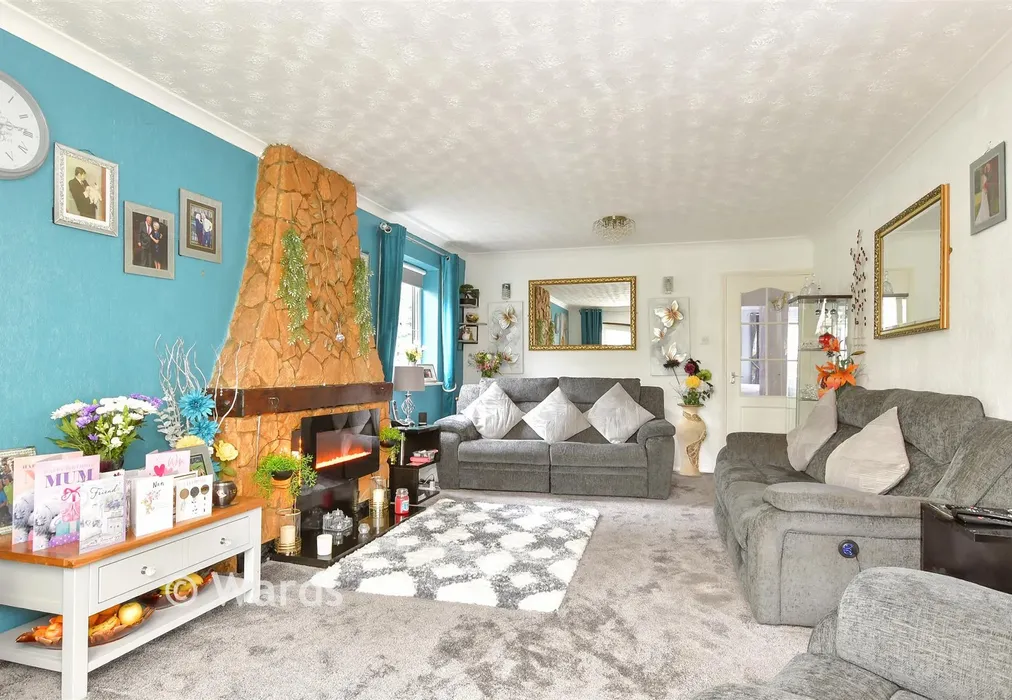 Lounge - Hillside Road, Minster-On-Sea, Sheerness, Kent - Wards of Kent