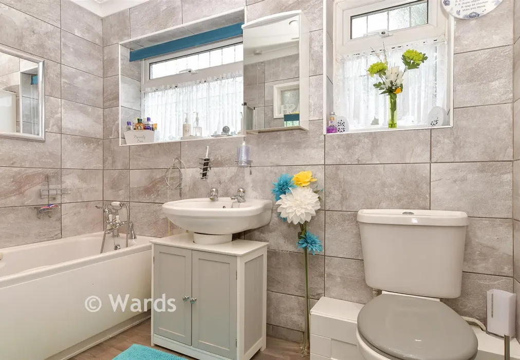 Bathroom - Hillside Road, Minster-On-Sea, Sheerness, Kent - Wards of Kent