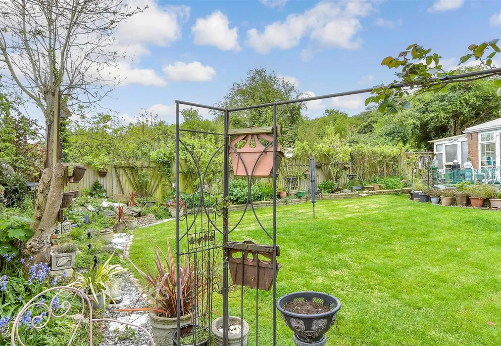 Rear Garden - Hillside Road, Minster-On-Sea, Sheerness, Kent - Wards of Kent