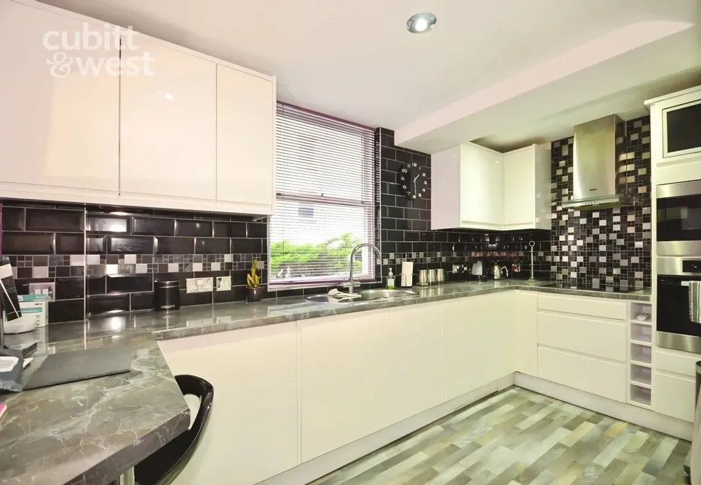 Kitchen - Preston Road, Brighton, BN1 - Wards of Kent