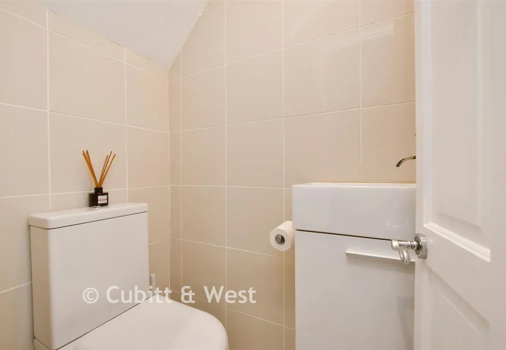 Cloakroom - Seddon Road, Morden, Surrey - Wards of Kent