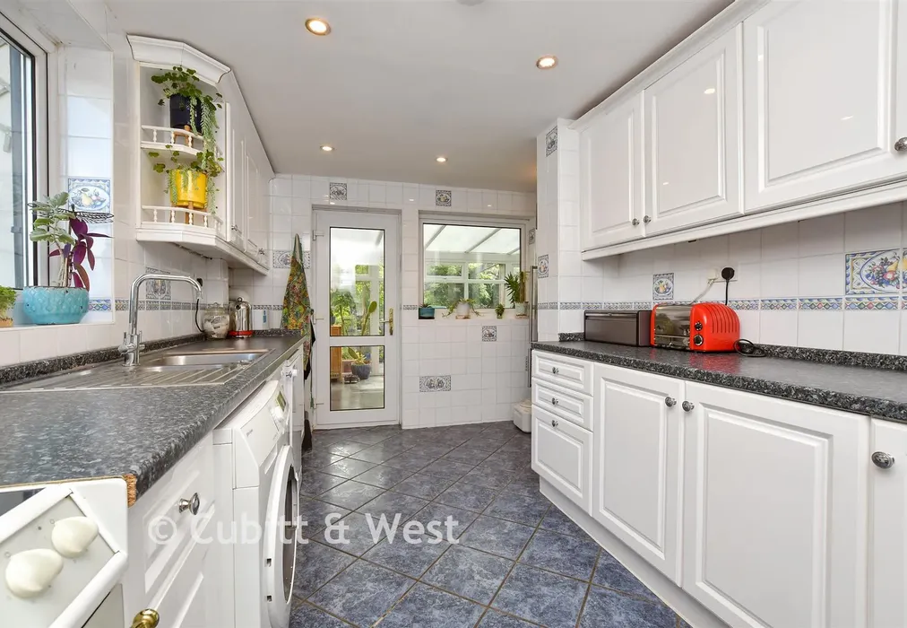 Kitchen - Seddon Road, Morden, Surrey - Wards of Kent