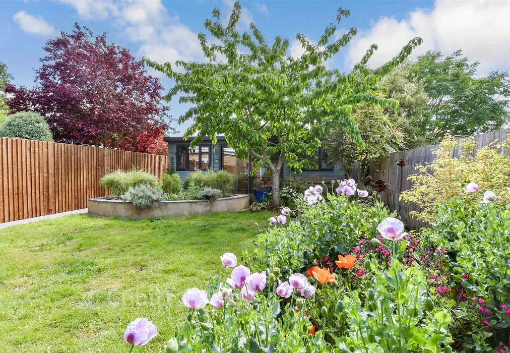 Rear Garden - Seddon Road, Morden, Surrey - Wards of Kent