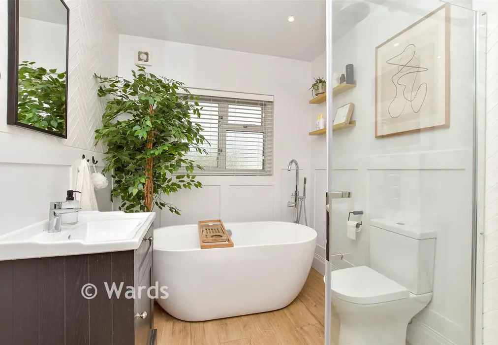 Bathroom - Wilson Avenue, Rochester, Kent - Wards of Kent