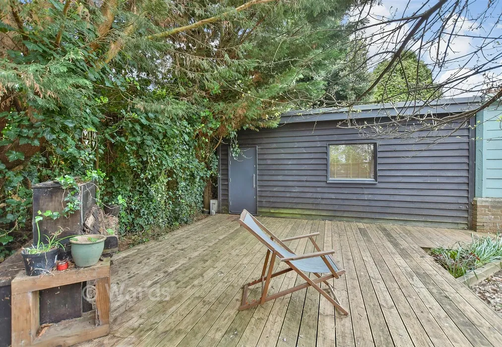 Workshop/Outbuildings - Boundary Road, Chatham, Kent - Wards of Kent