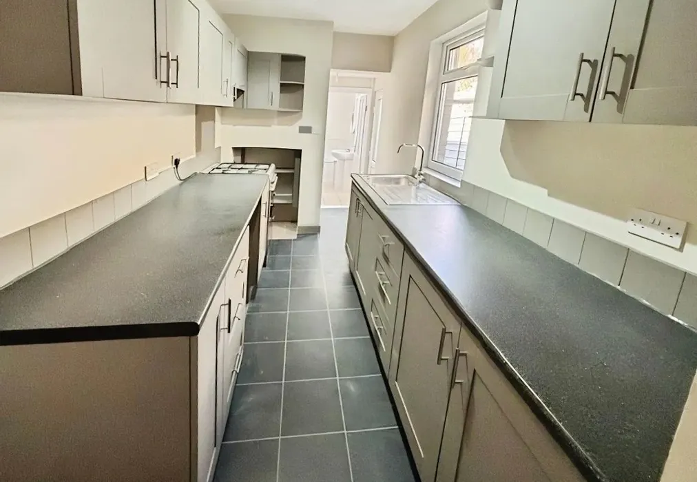 Kitchen 1 - Goodnestone Road Sittingbourne ME10 - Wards of Kent