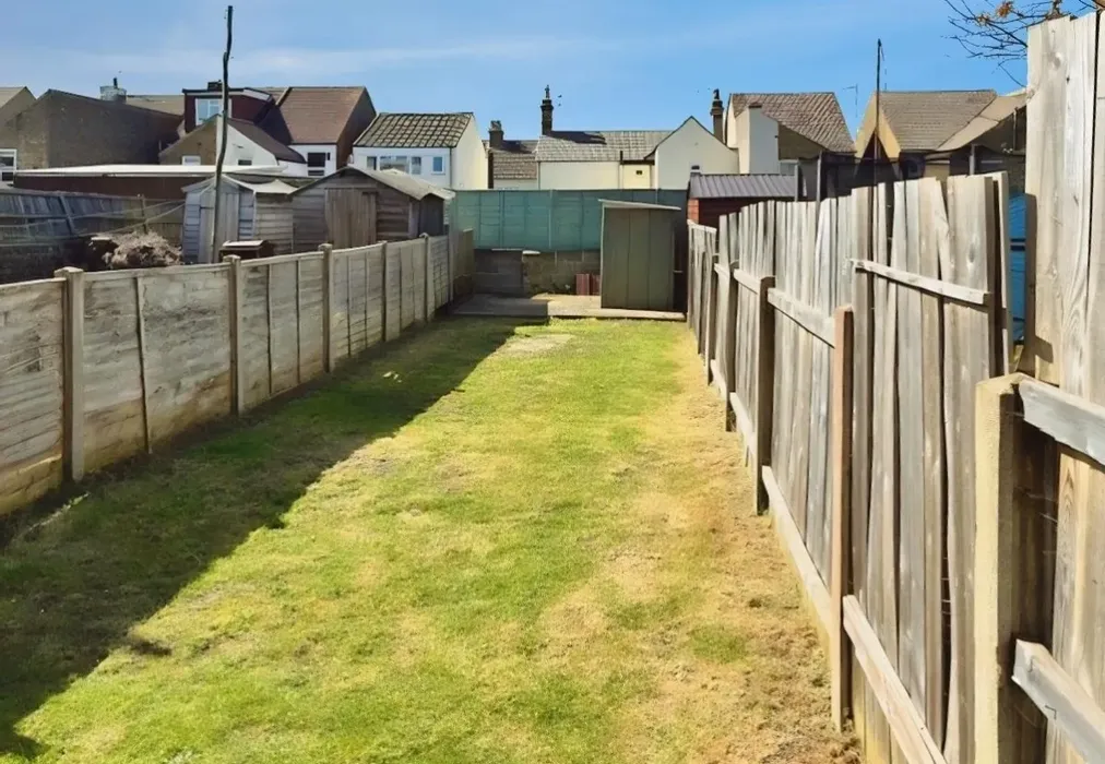Garden - Goodnestone Road Sittingbourne ME10 - Wards of Kent