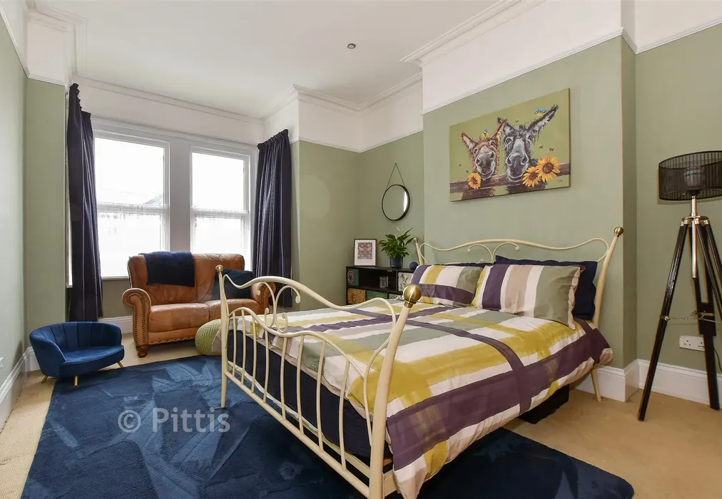 Bedroom 2 - Station Avenue, Sandown, Isle of Wight - Wards of Kent
