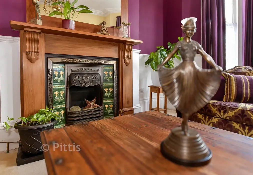 Internal Lifestyle Photograph - Station Avenue, Sandown, Isle of Wight - Wards of Kent