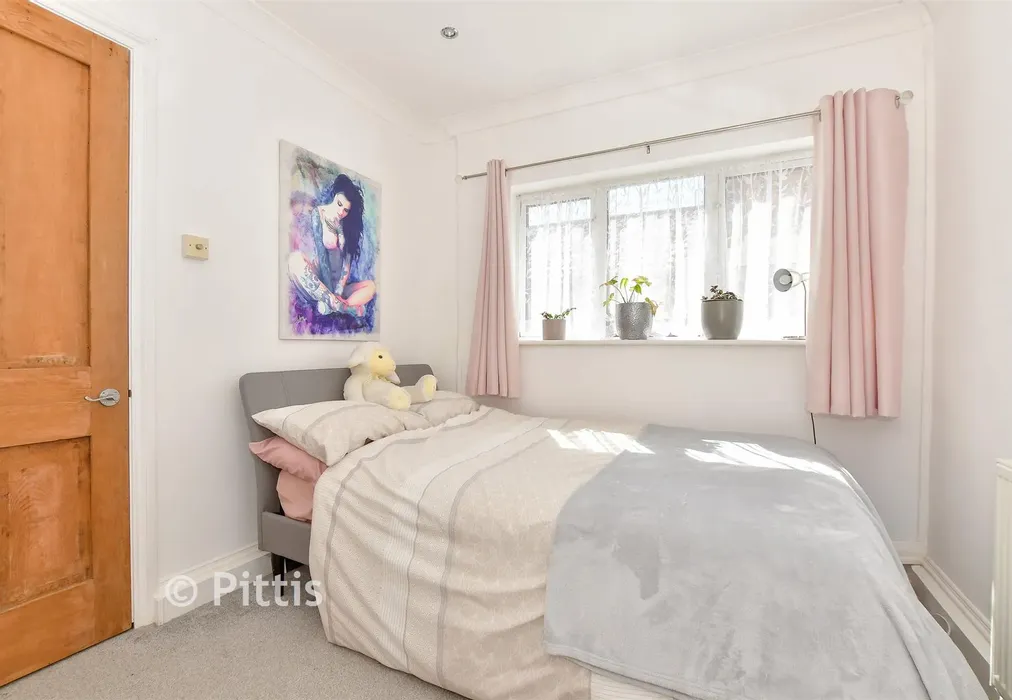 Bedroom 5 - Station Avenue, Sandown, Isle of Wight - Wards of Kent