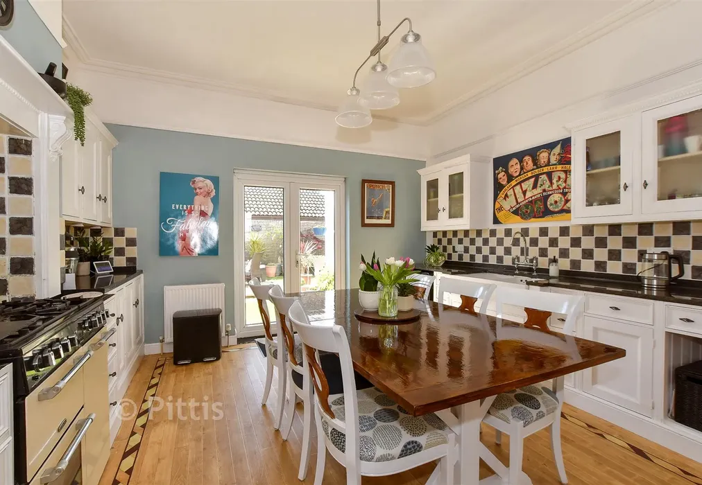 Kitchen/Dining Room - Station Avenue, Sandown, Isle of Wight - Wards of Kent