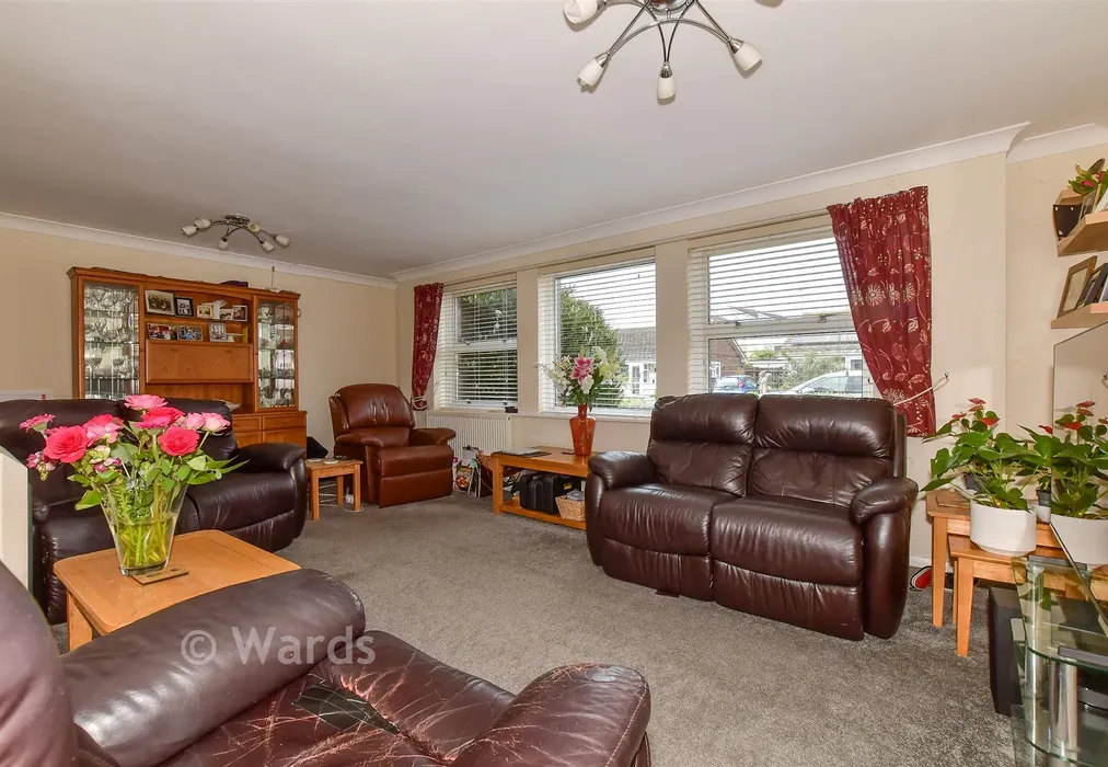 Lounge - Spire Avenue, Whitstable, Kent - Wards of Kent