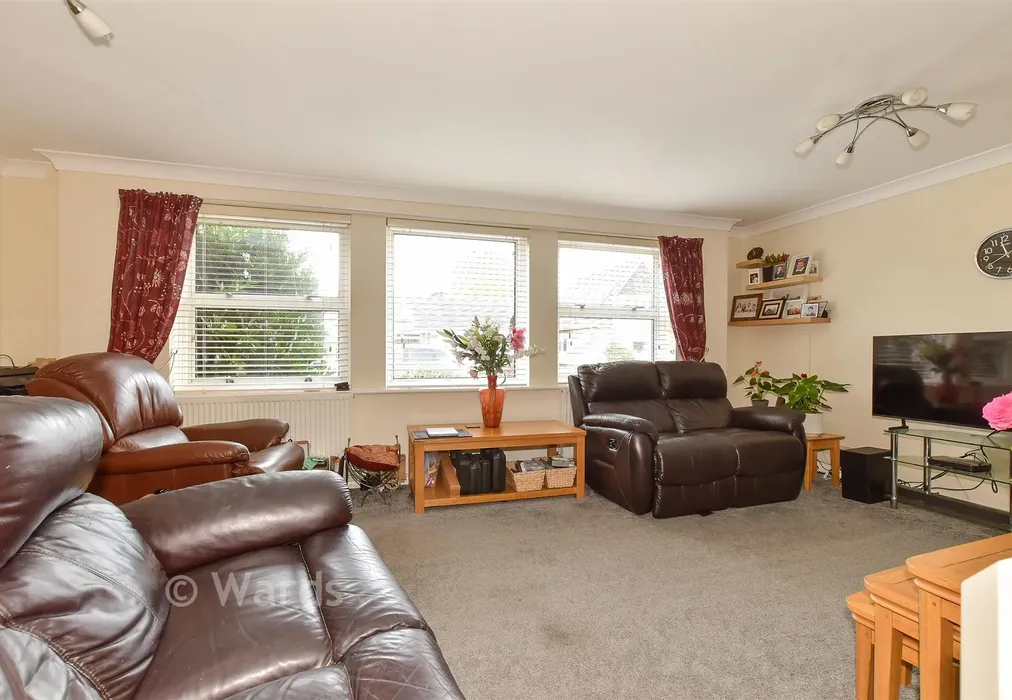 Lounge - Spire Avenue, Whitstable, Kent - Wards of Kent