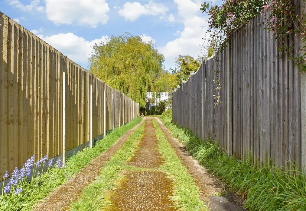 Driveway/Parking - Grosvenor Road, Kennington, Ashford, Kent - Wards of Kent