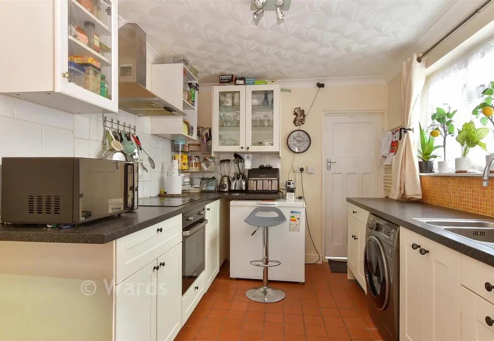 Kitchen - Weston Road, Strood, Rochester, Kent - Wards of Kent