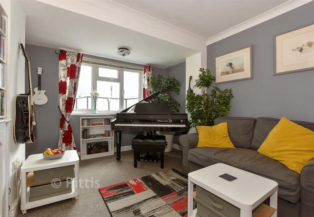 Lounge - Ventnor Road, Apse Heath, Sandown, Isle of Wight - Wards of Kent