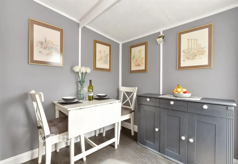 Dining Room - Ventnor Road, Apse Heath, Sandown, Isle of Wight - Wards of Kent