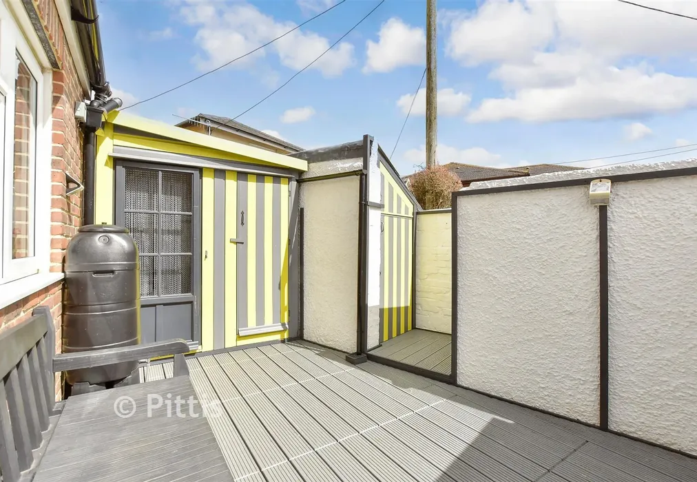 Rear Garden - Ventnor Road, Apse Heath, Sandown, Isle of Wight - Wards of Kent