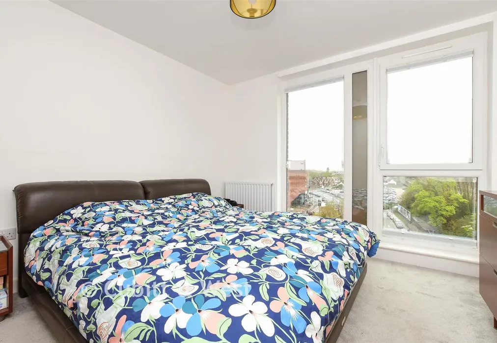 Bedroom 1 - Marketfield Way, Redhill, Surrey - Wards of Kent