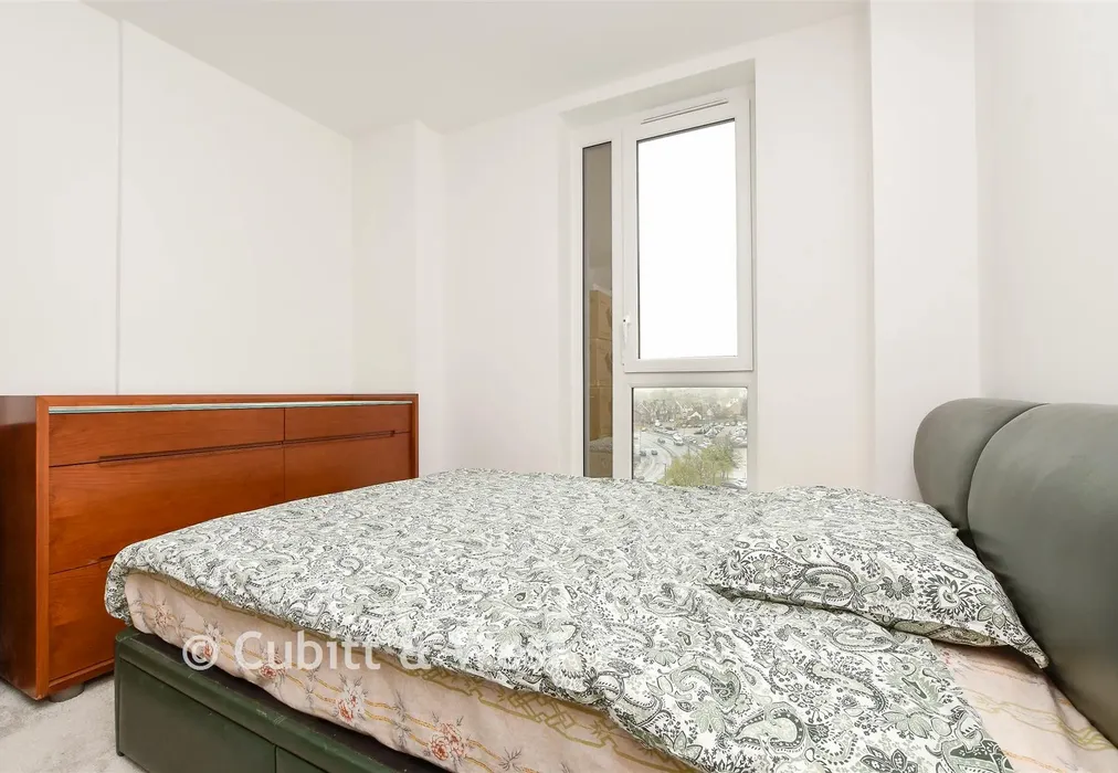 Bedroom 2 - Marketfield Way, Redhill, Surrey - Wards of Kent