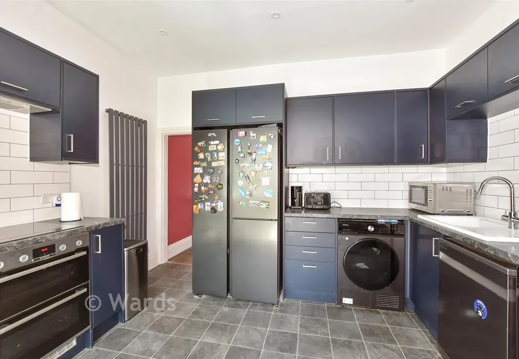 Kitchen - Linden Crescent, Folkestone, Kent - Wards of Kent