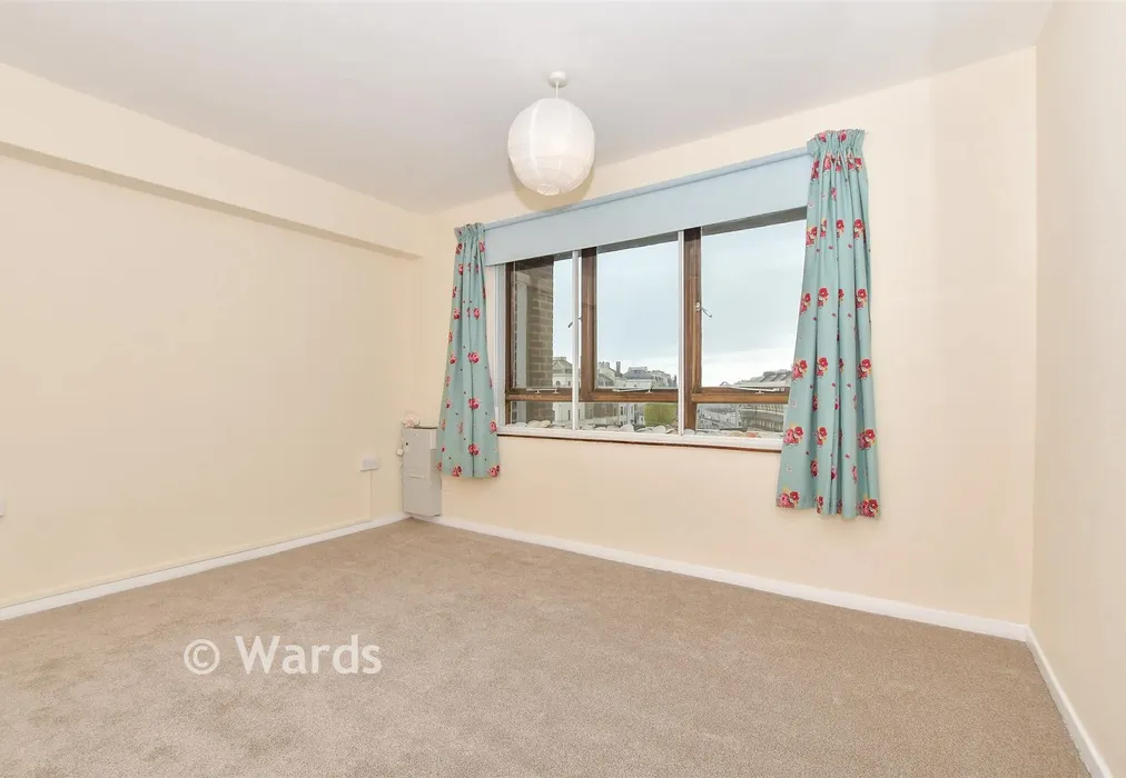 Bedroom 1 - The Gateway, Dover, Kent - Wards of Kent