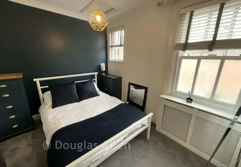 Bedroom 2 - Buttercross Lane, Epping, Essex - Wards of Kent