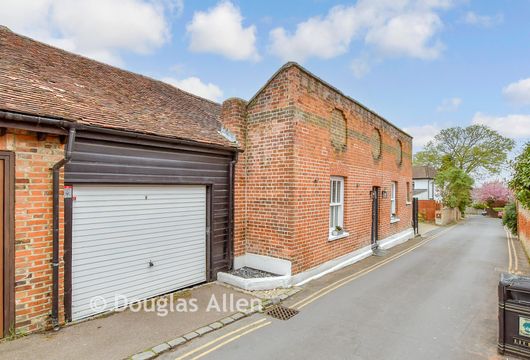 Buttercross Lane, Epping, Essex - Wards of Kent