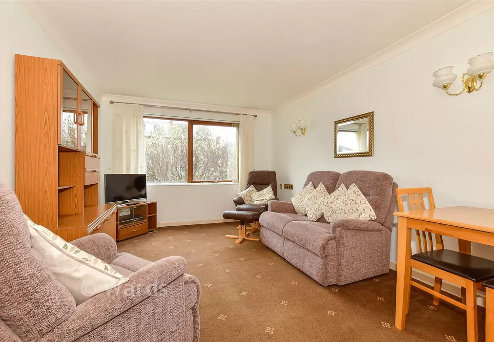 Lounge/Diner - High Street, Herne Bay, Kent - Wards of Kent